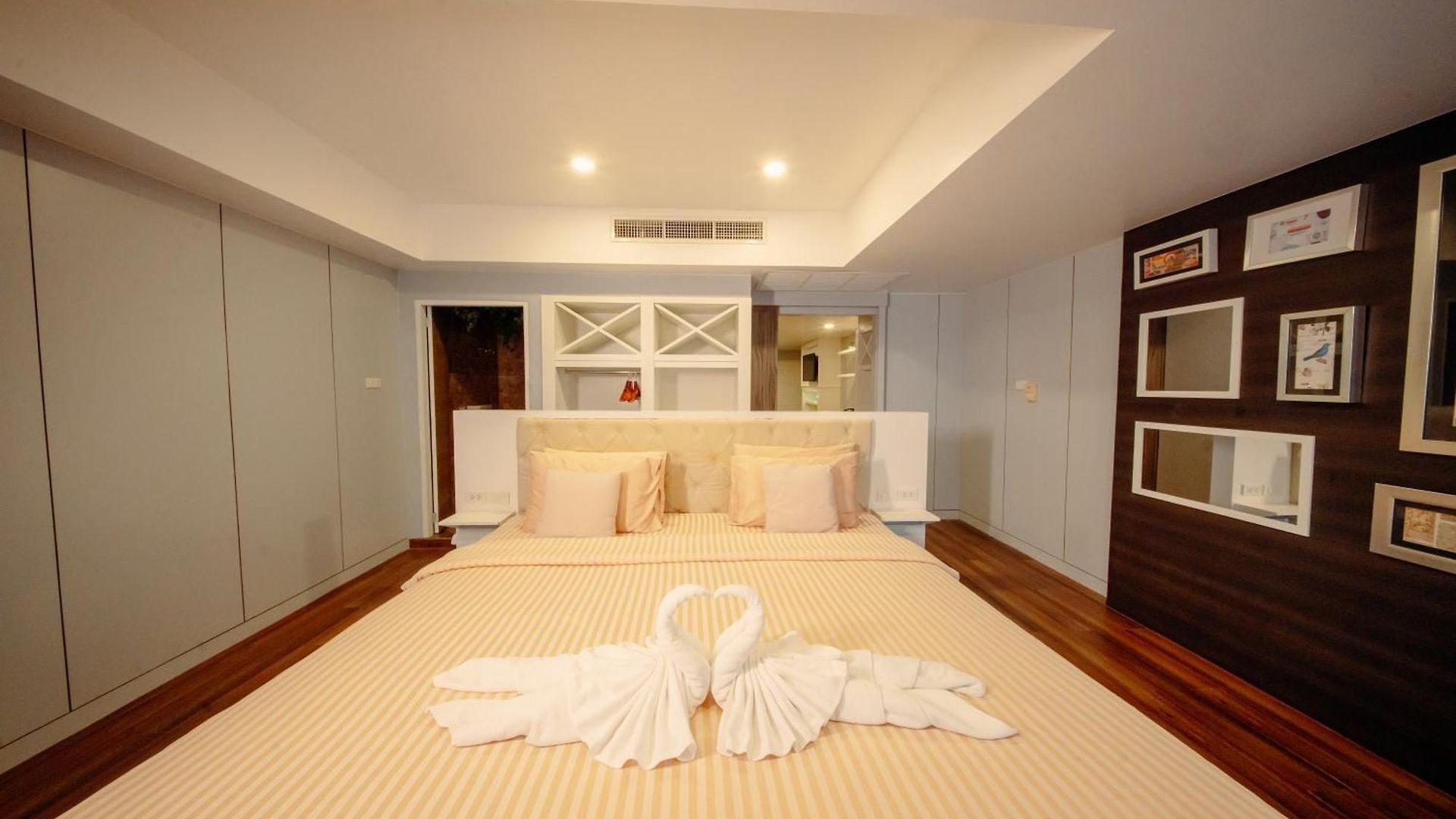 โรงแรม Nova Sea View 4*