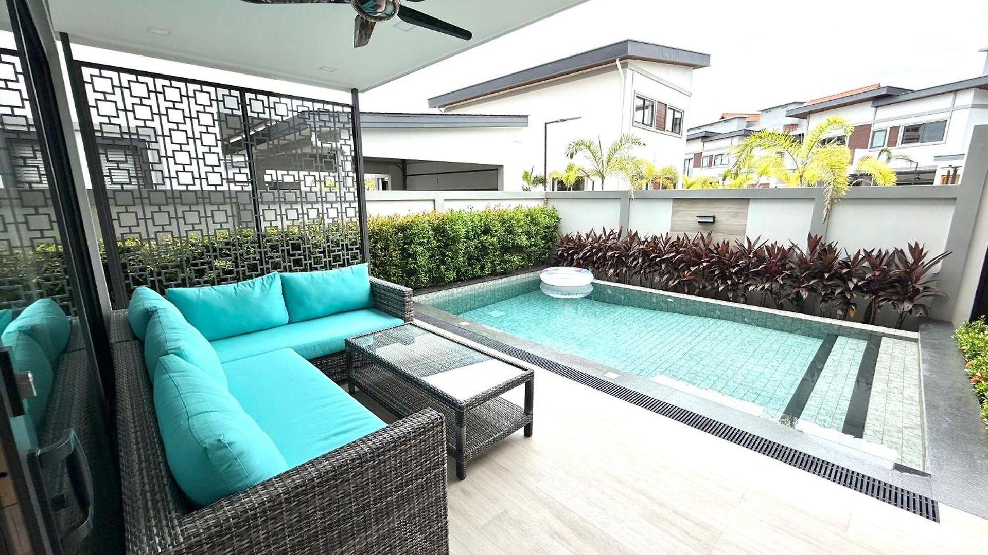 วิลล่า Zensiri Stylish Brand New Pool *