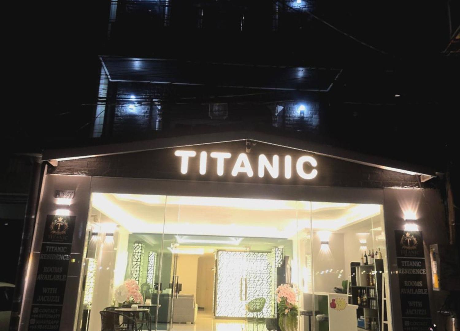 โรงแรม Titanic Residence-7 Minute Walk To The