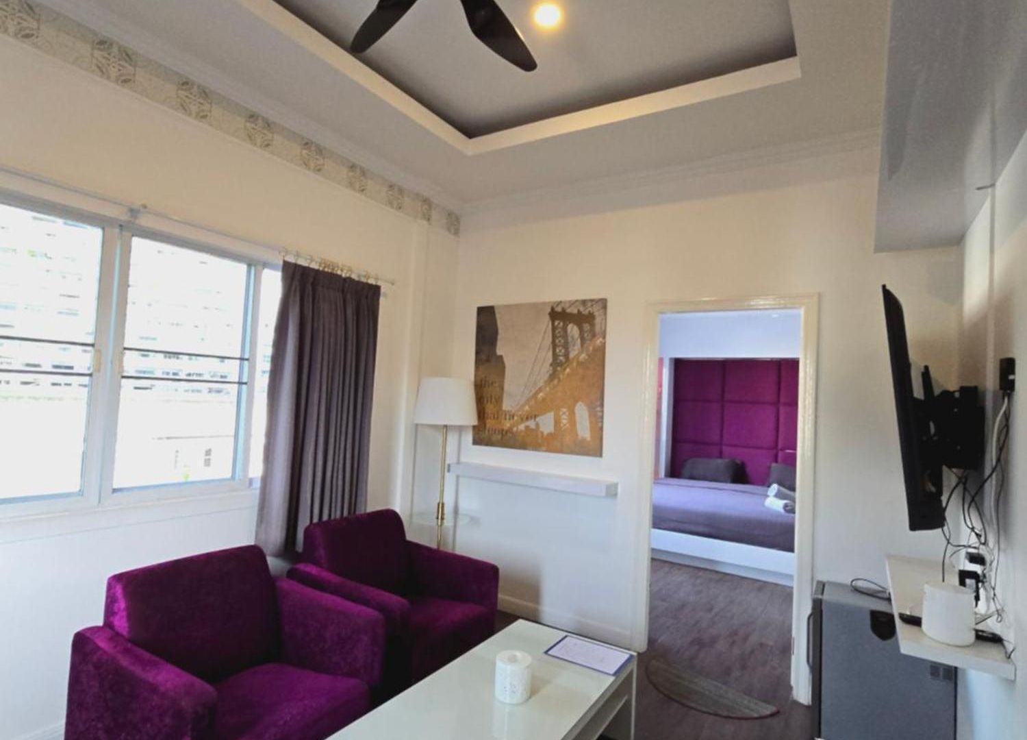 โรงแรม Titanic Residence-7 Minute Walk To The Pattaya
