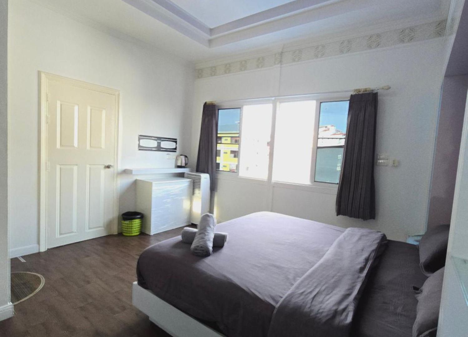 Titanic Residence-7 Minute Walk To The โรงแรม Pattaya