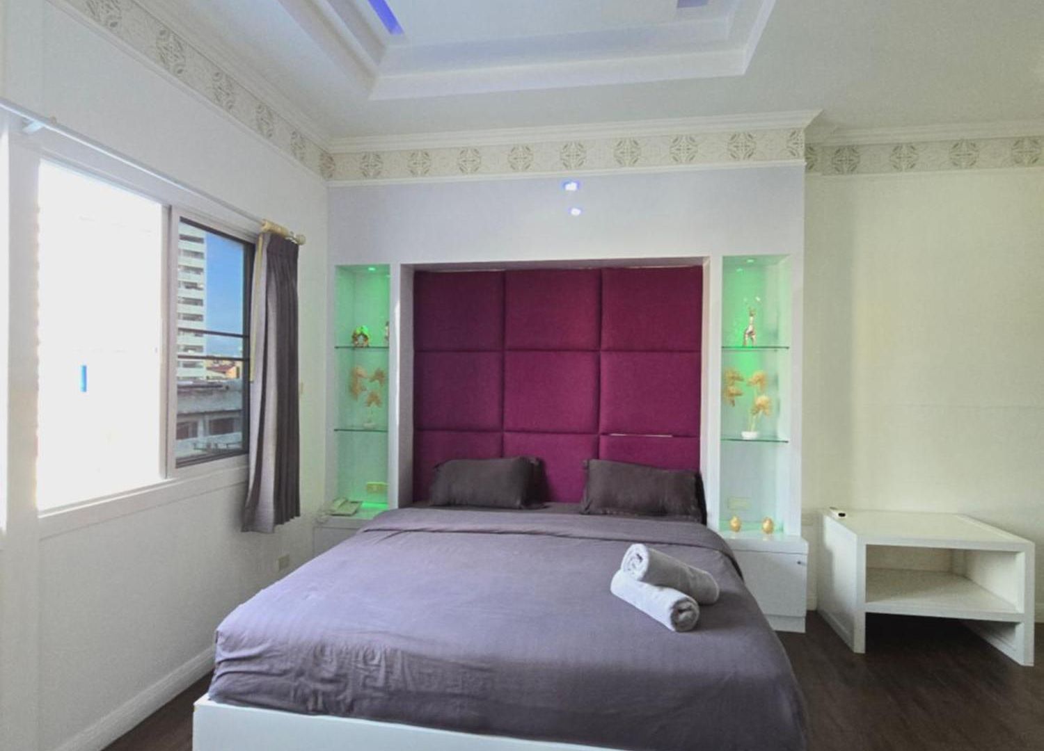 โรงแรม Titanic Residence-7 Minute Walk To The Pattaya