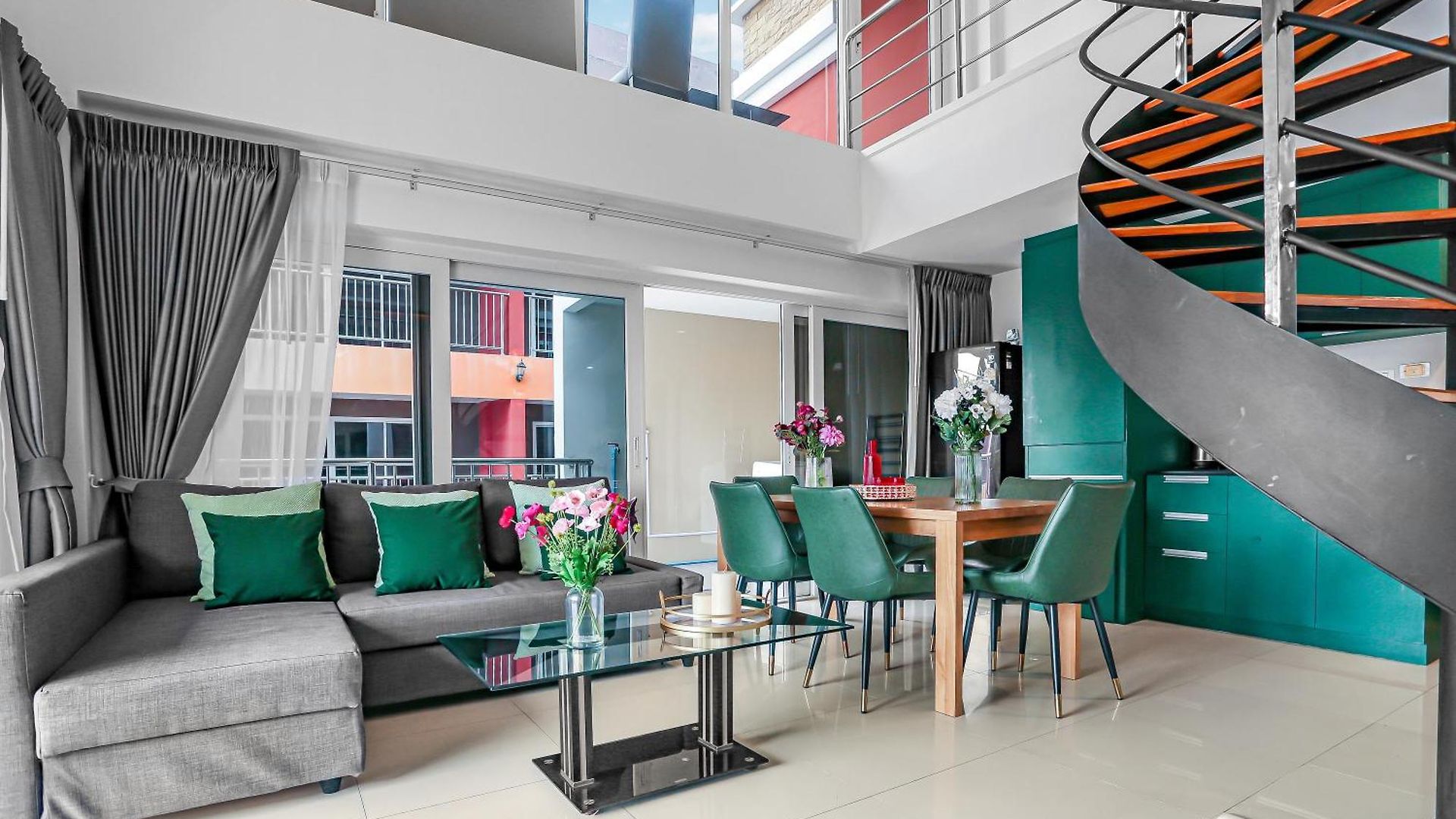 อพาร์ทเม้น Luxurious Penthouse Pattaya