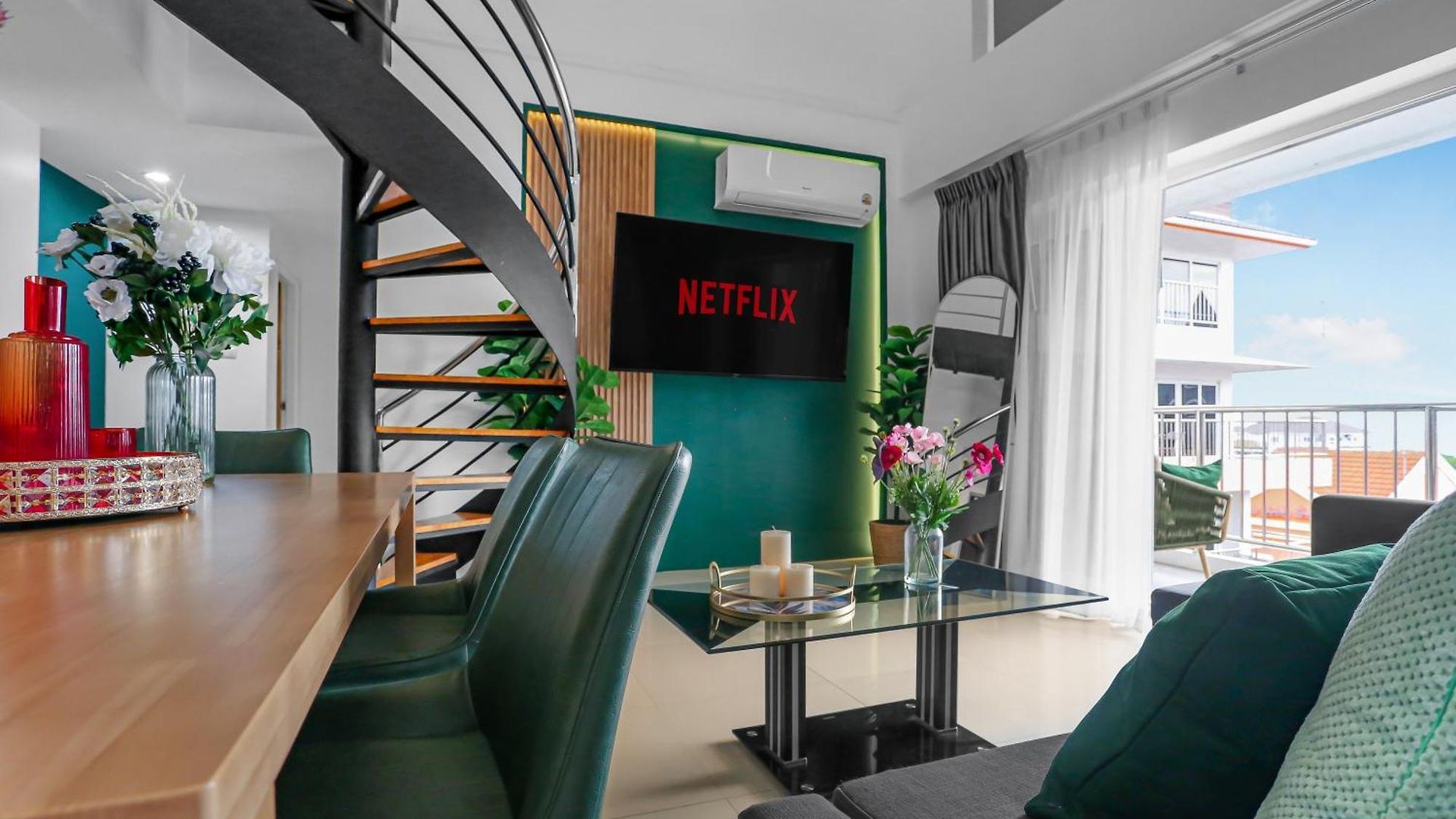 อพาร์ทเม้น Luxurious Penthouse