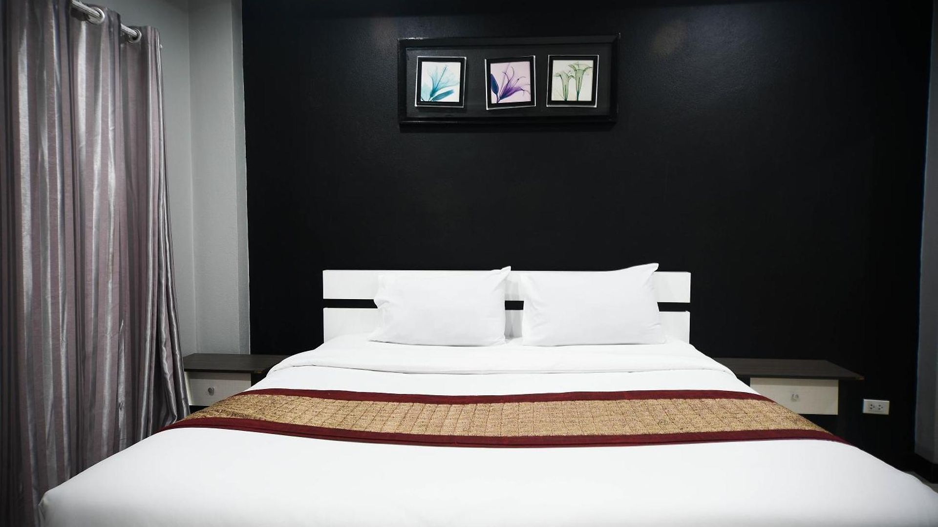 โรงแรม Golden Star