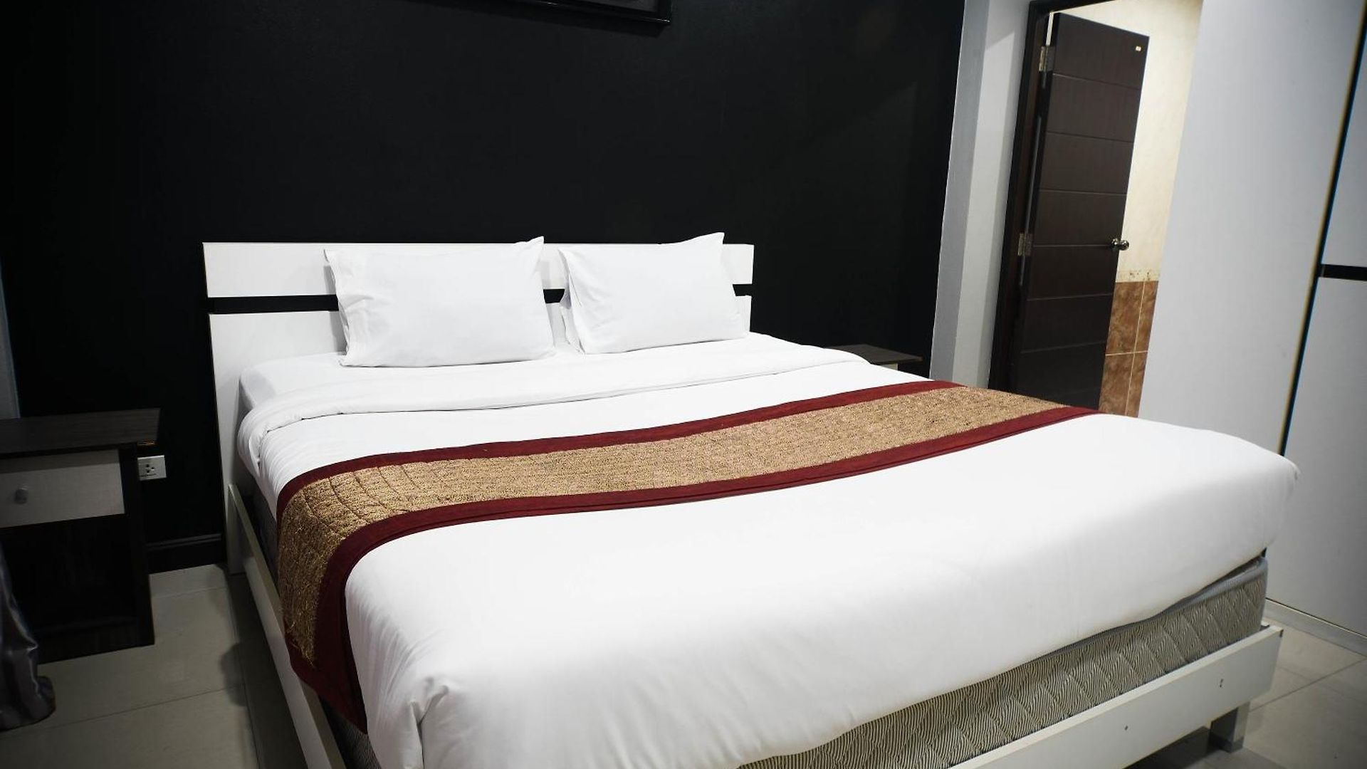 Golden Star โรงแรม