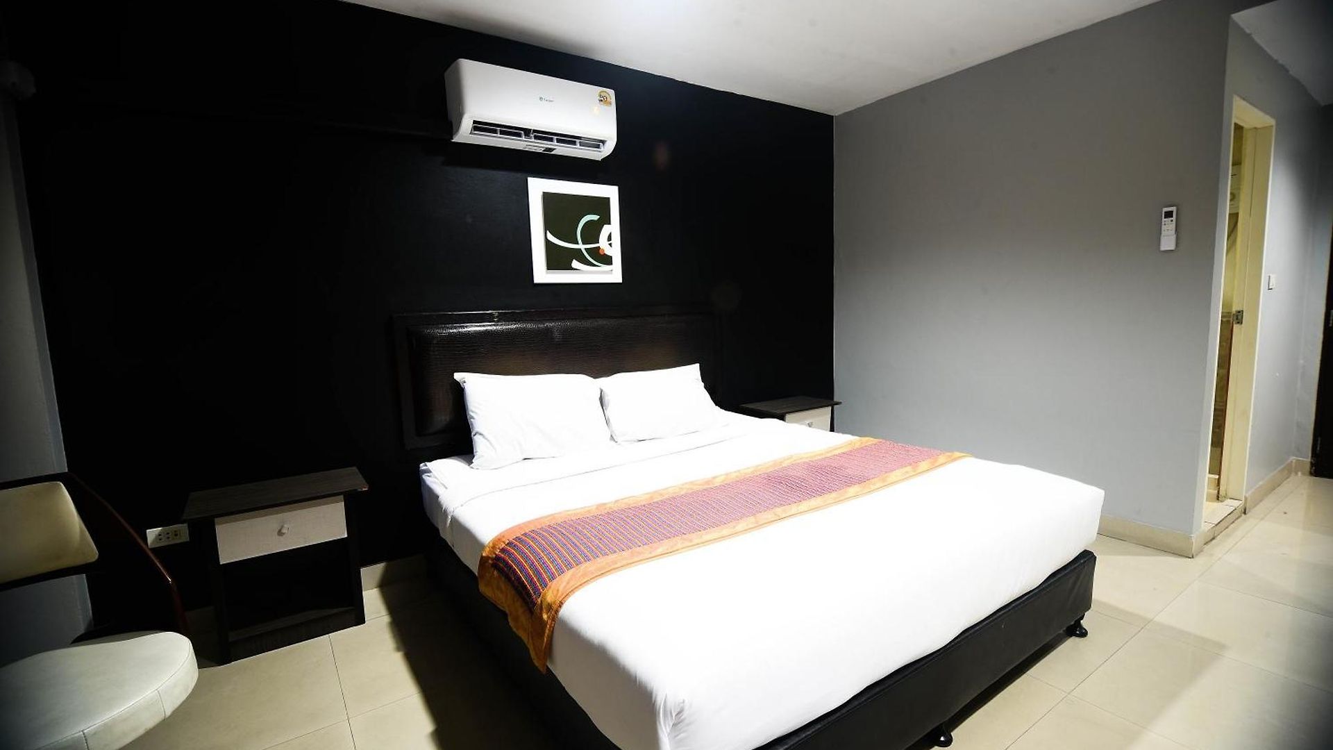 โรงแรม Golden Star