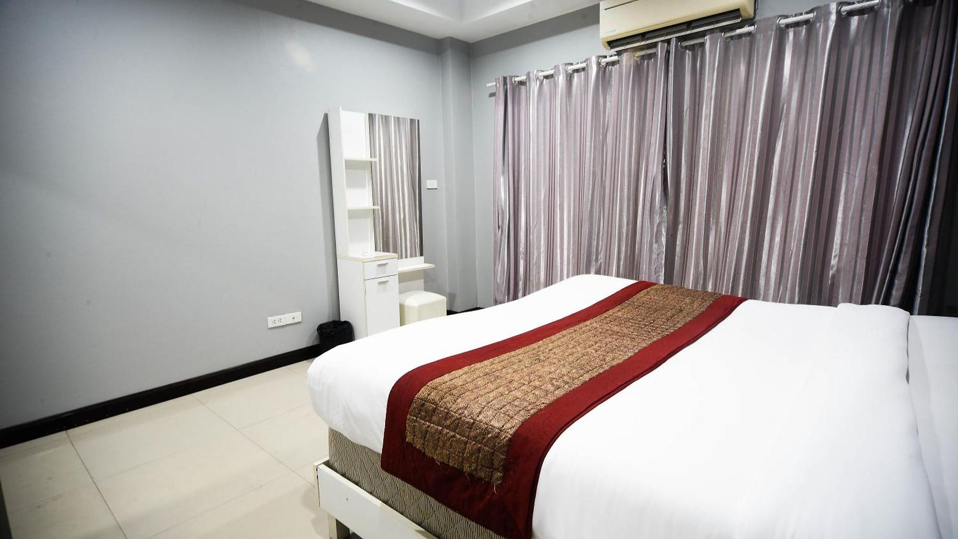 Golden Star Pattaya
