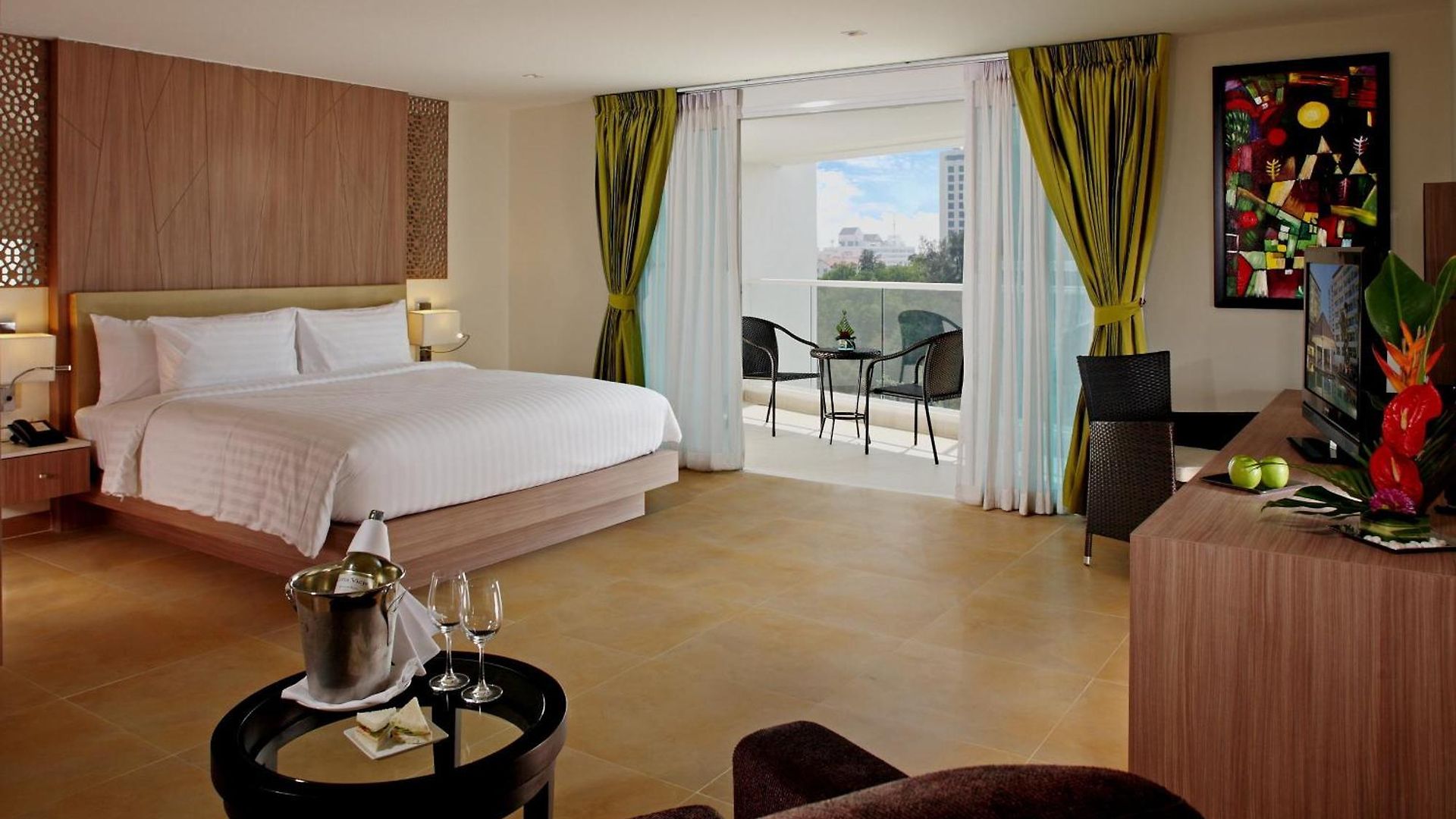 โรงแรม เซ็นทารา พัทยา 4*