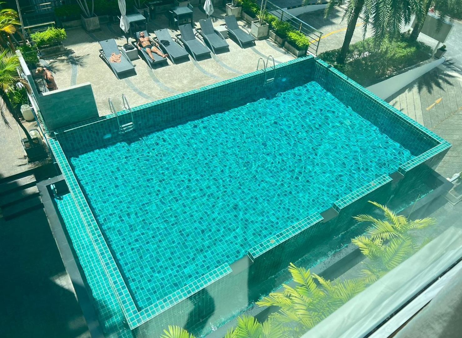 Park Royal 3, Pratamnak Soi 6, *