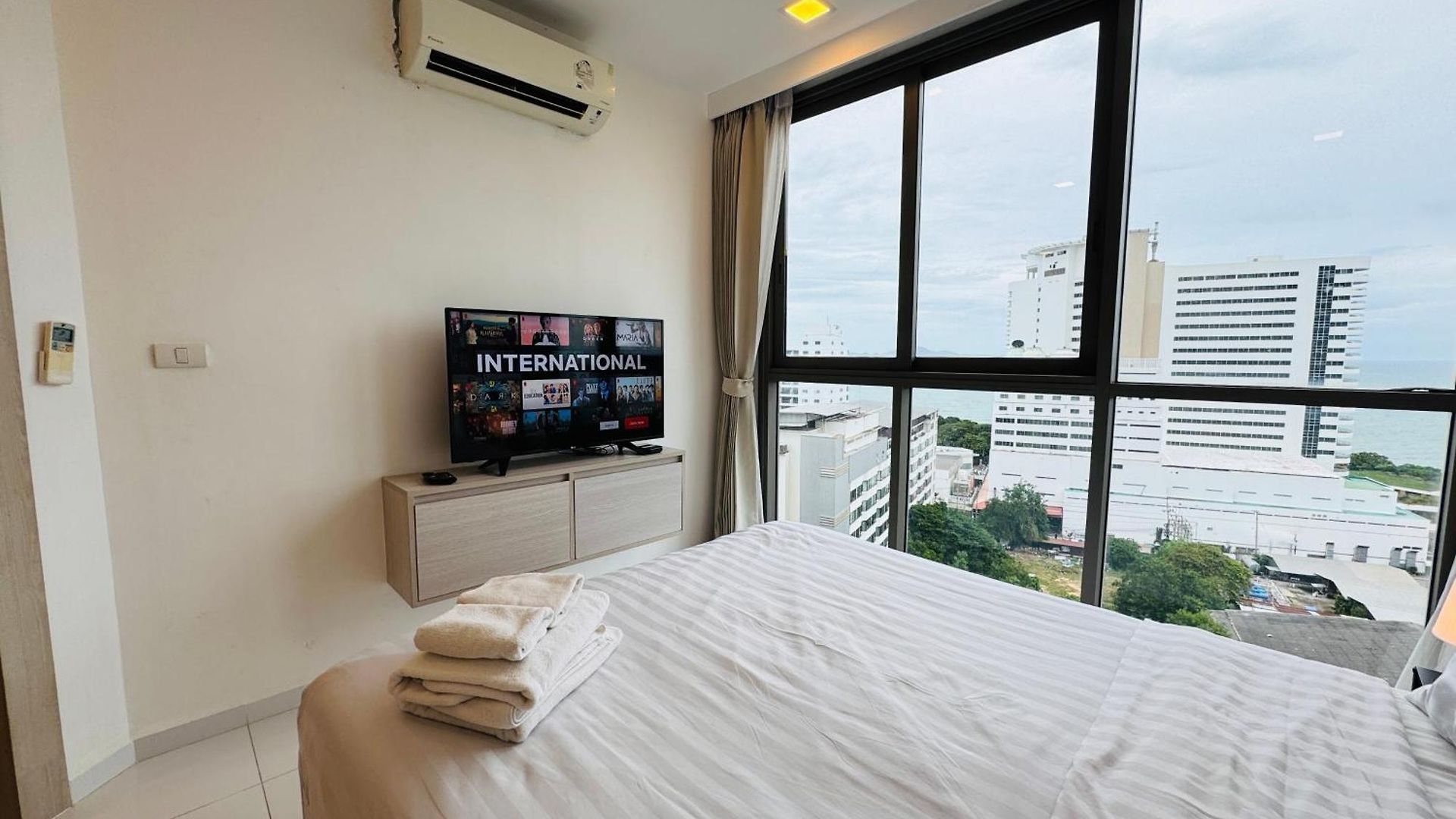 Cozy Ocean Hideaway 400m To & Fast Wi-fi *
