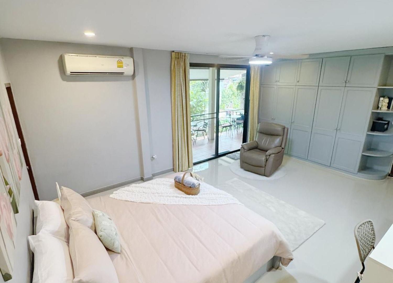 วิลล่า Sun And Moon House *