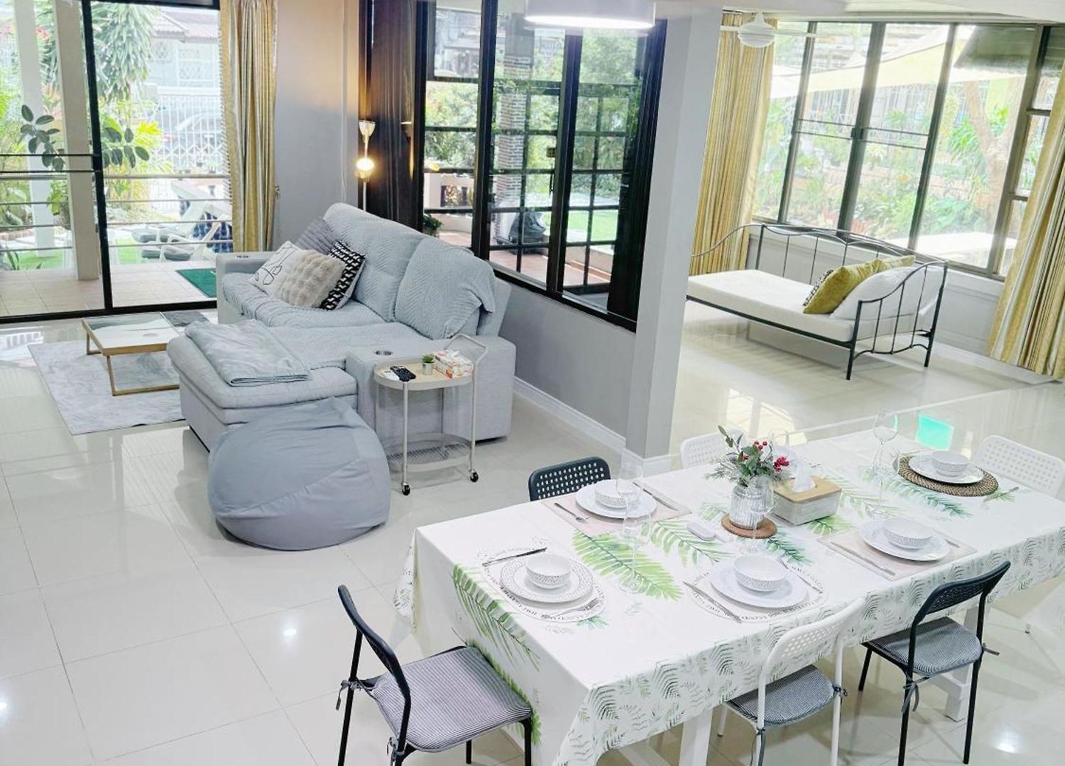 Sun And Moon House วิลล่า Pattaya