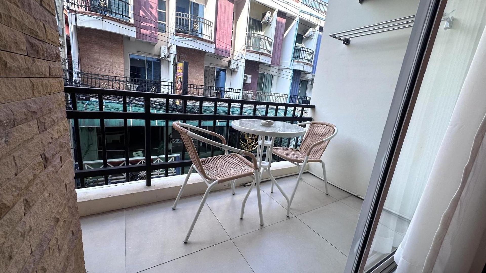 Cloud9 Reloaded โรงแรม *
