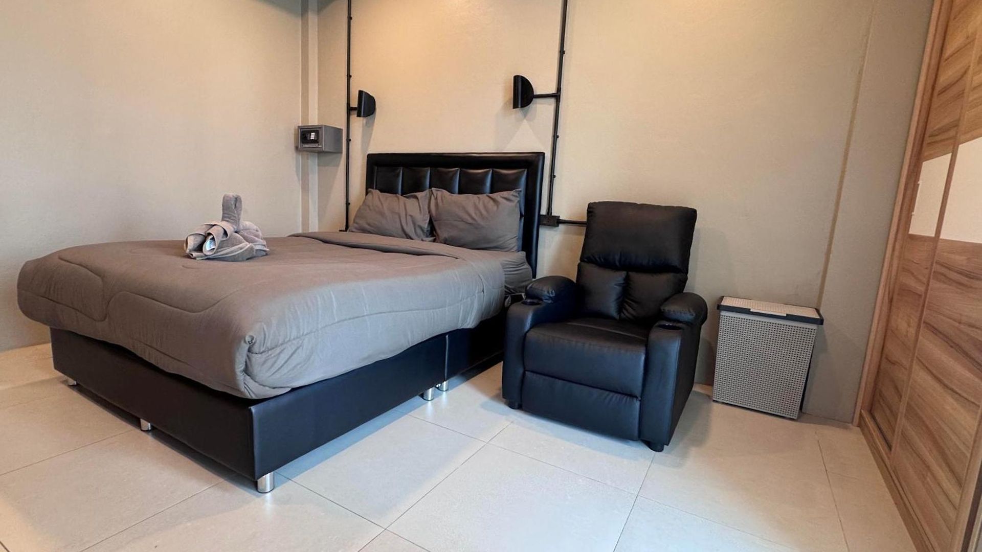 Cloud9 Reloaded โรงแรม *