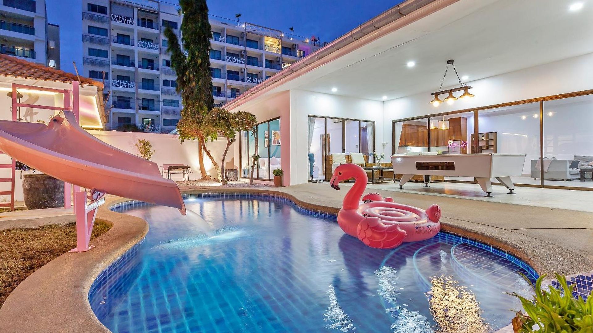 Margarita Pool Pattaya