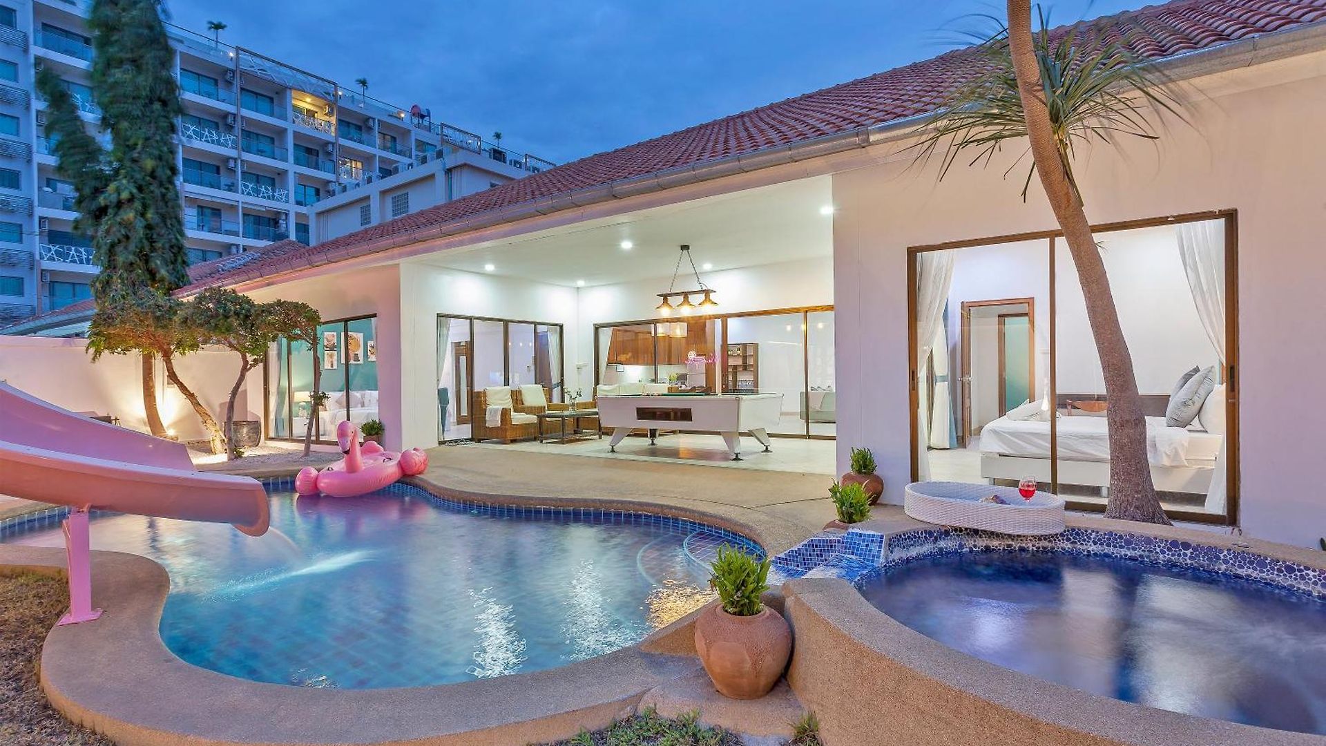 Margarita Pool *