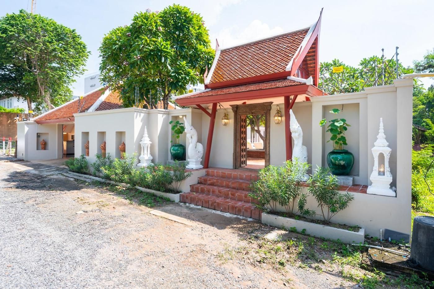 Naka At Pratumnak Pattaya