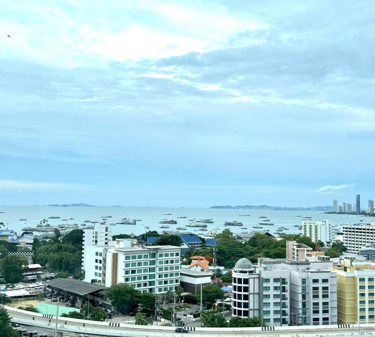 Unixx Sea View Walking Street 5 Min Pool & Gym อพาร์ทเม้น