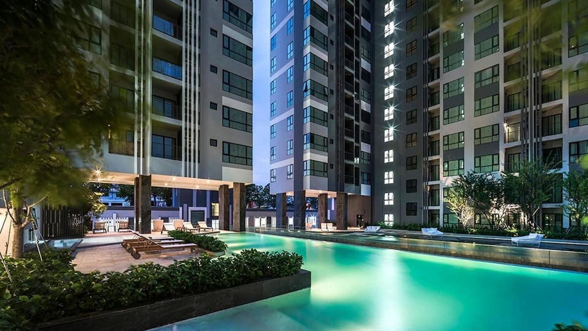 Pattayas Location, Walk To The Pattaya