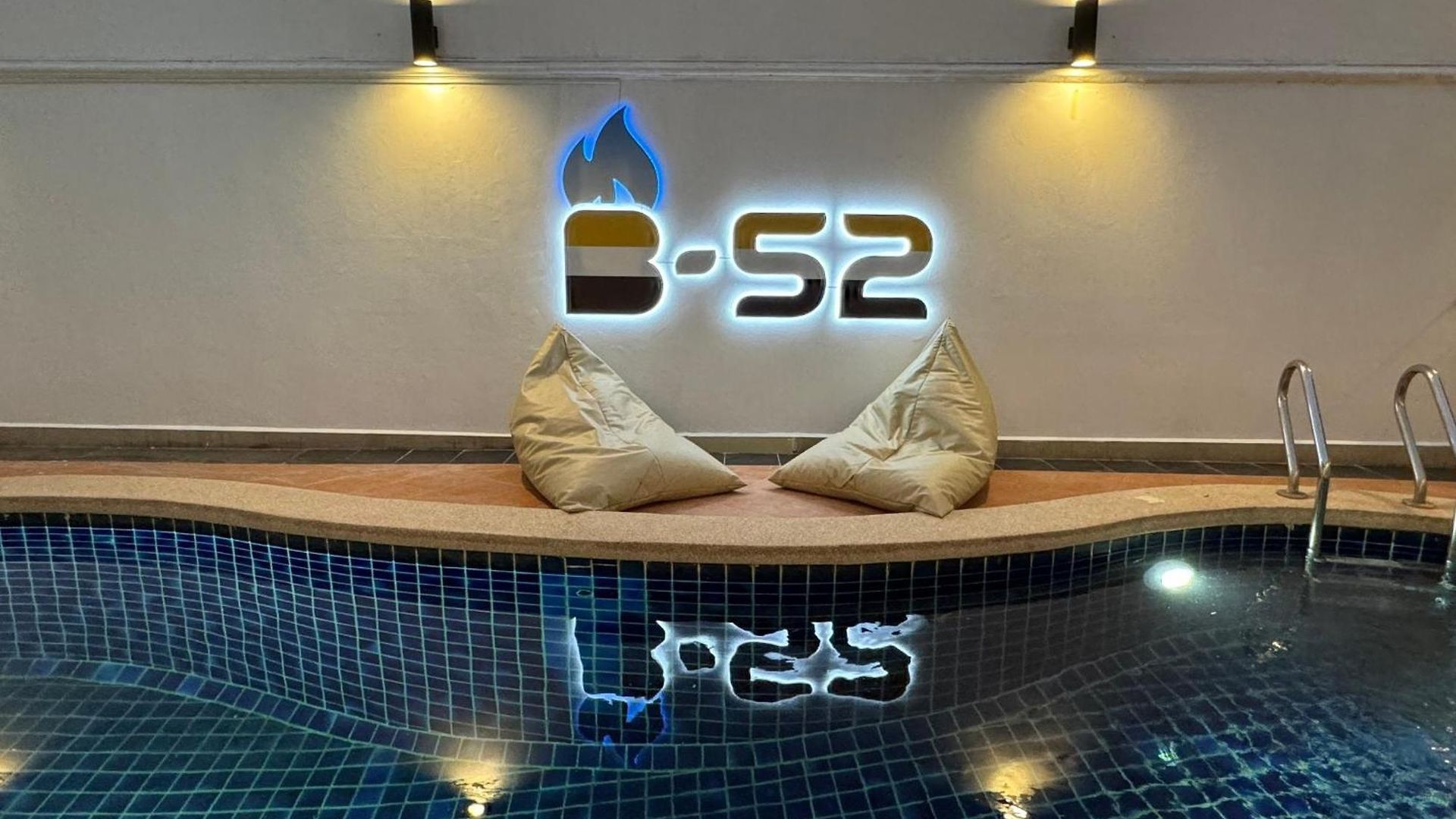 B52 Pool Pattaya