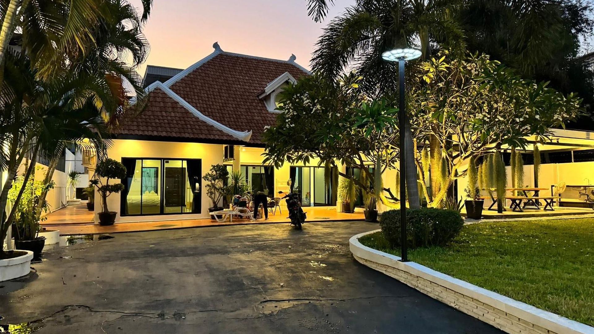 Villa B52 Pool Pattaya