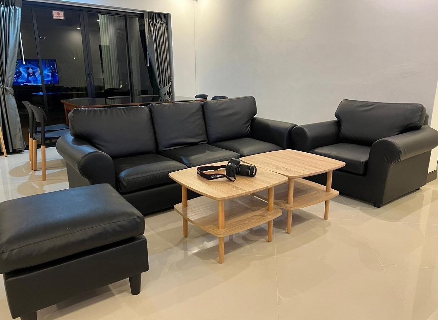 B52 Pool Villa