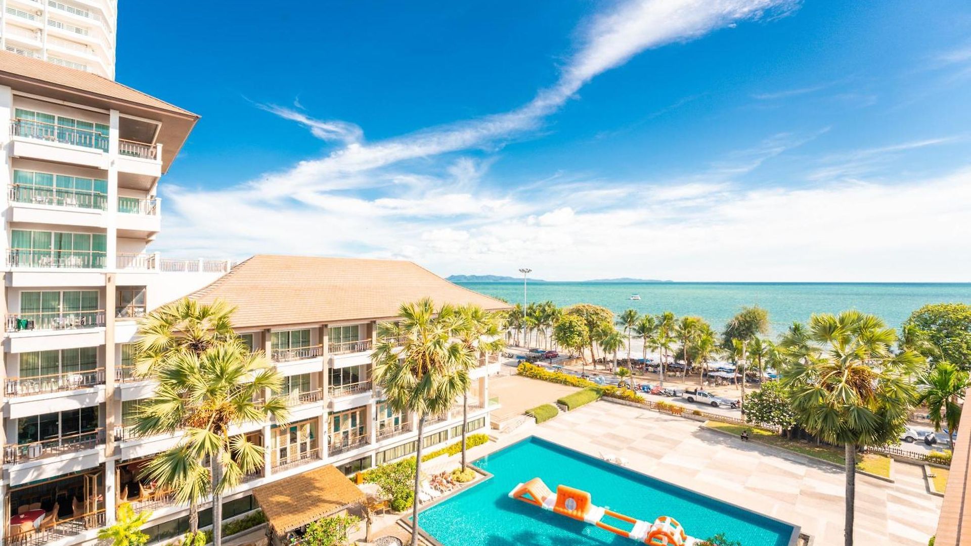 Welcome World Beachfront โรงแรม