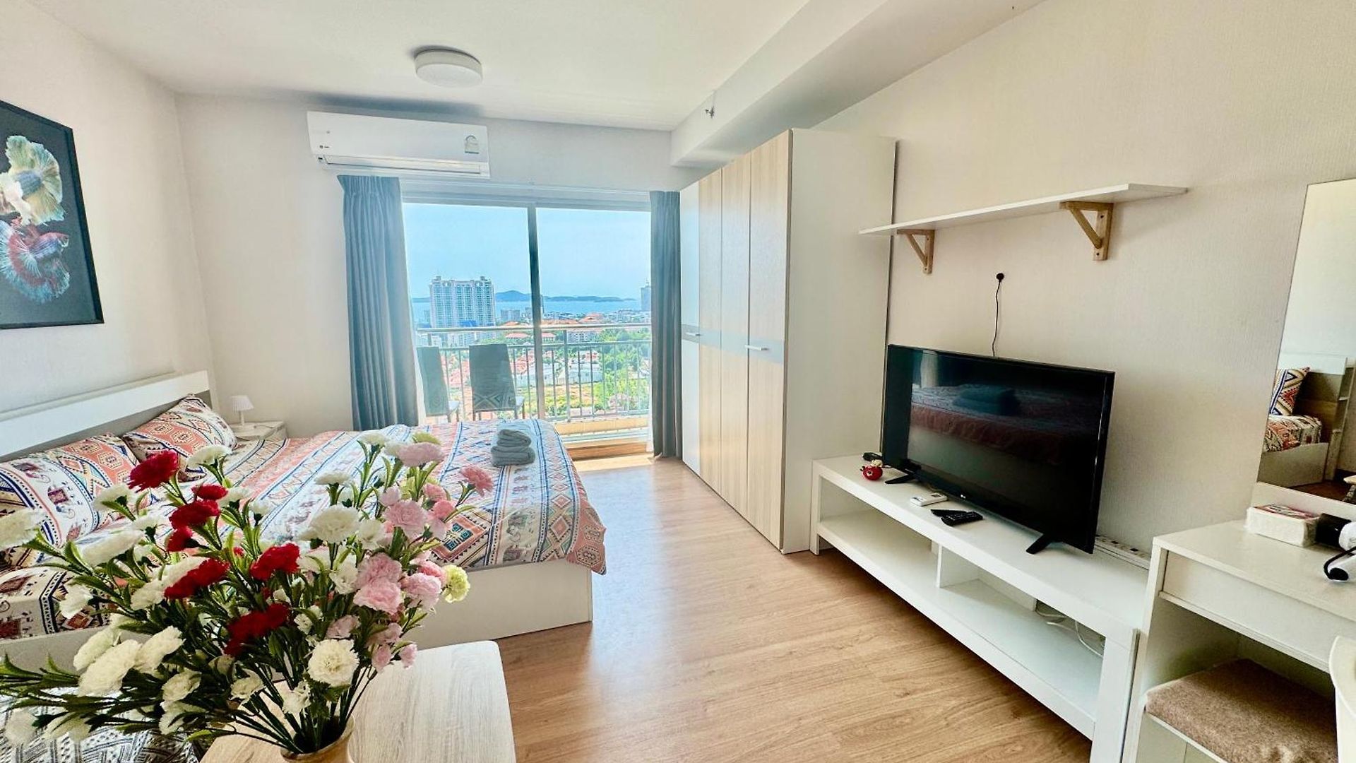 Supalai Sea View Luxury