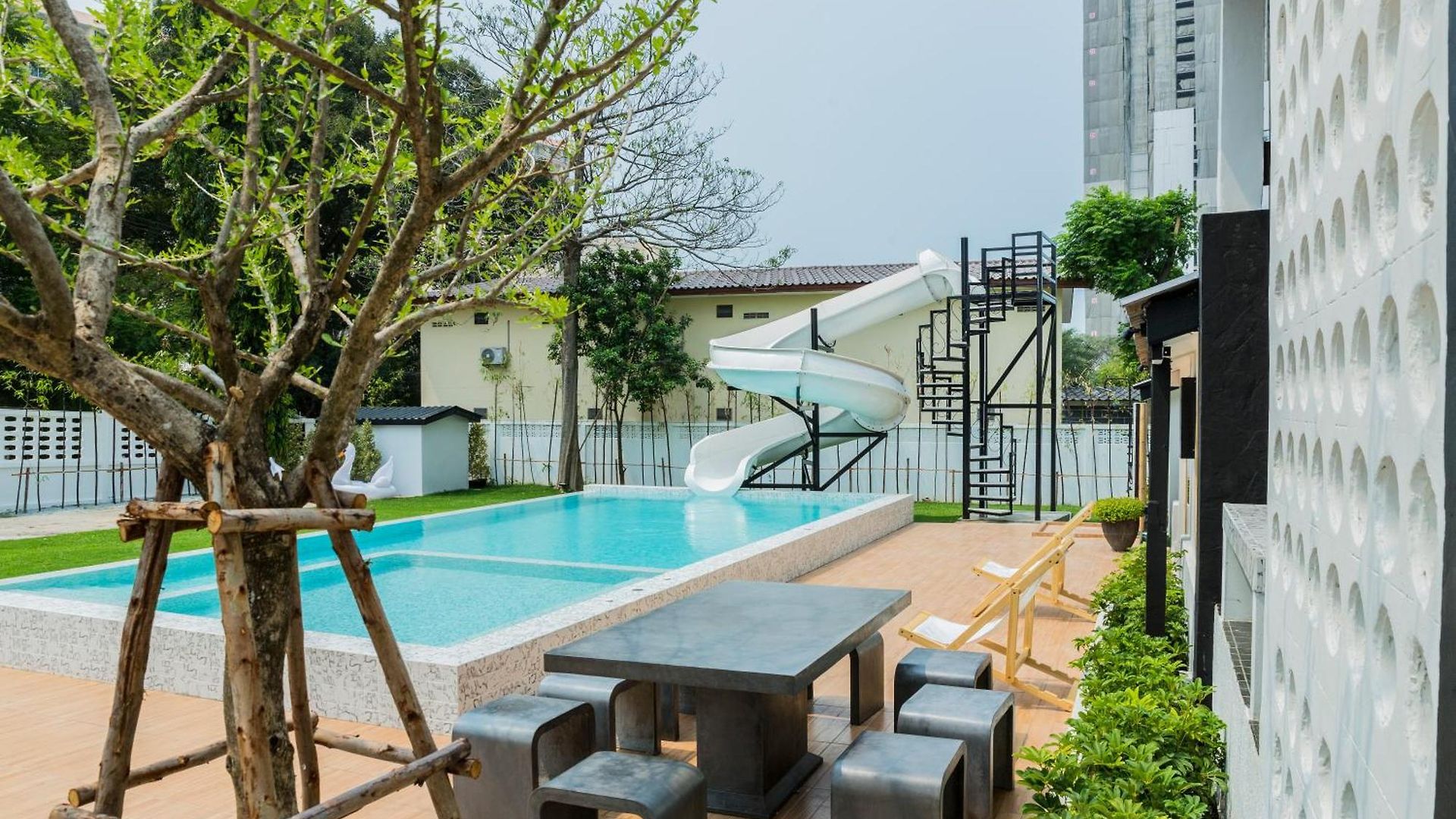 Saga Pool House *