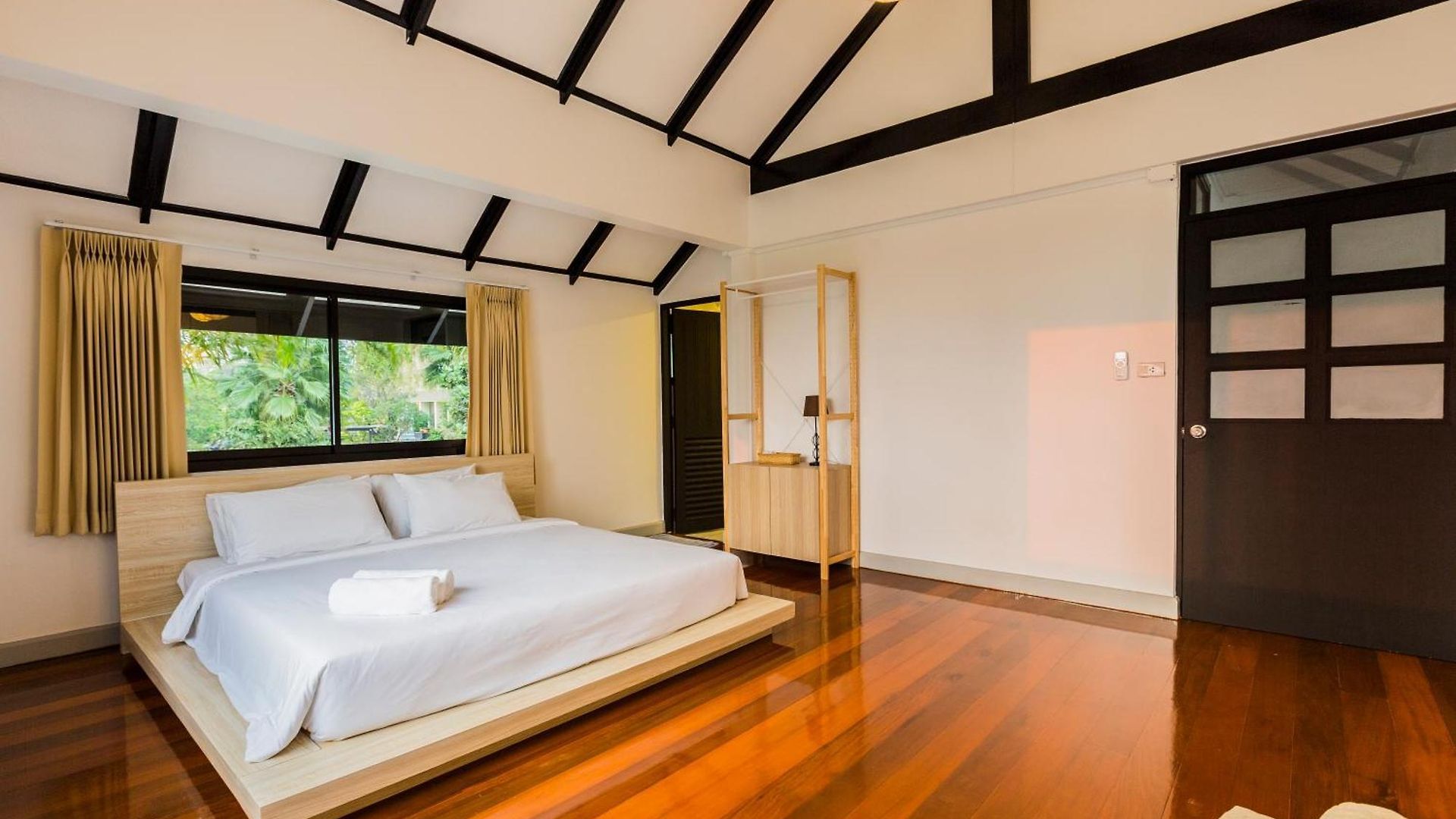 Saga Pool House วิลล่า