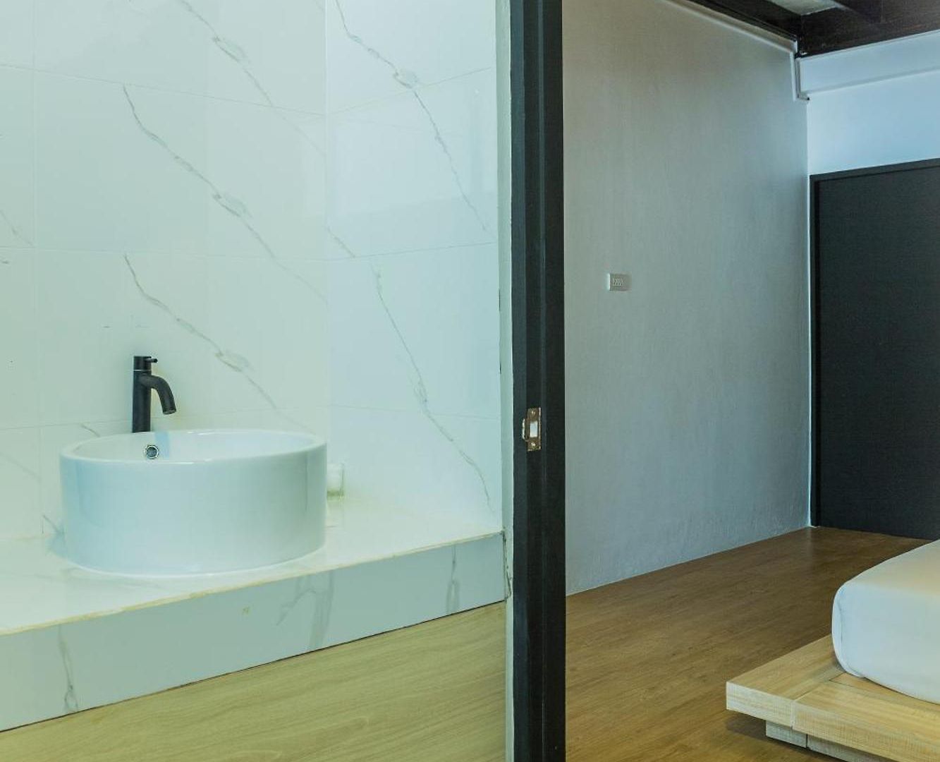 Saga Pool House *