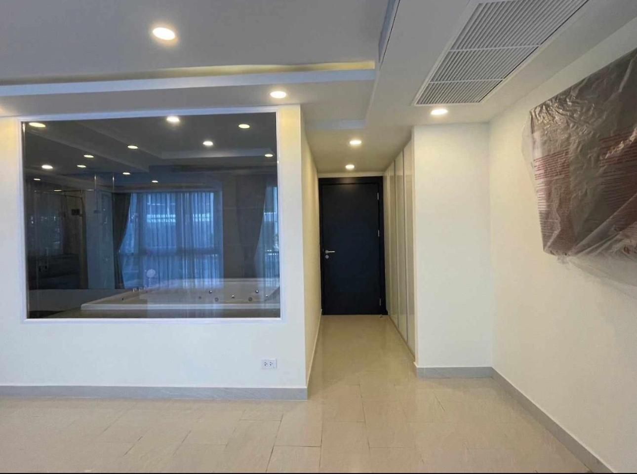 New! Huge - Jacuzzi & Pool Access - Grand Avenue