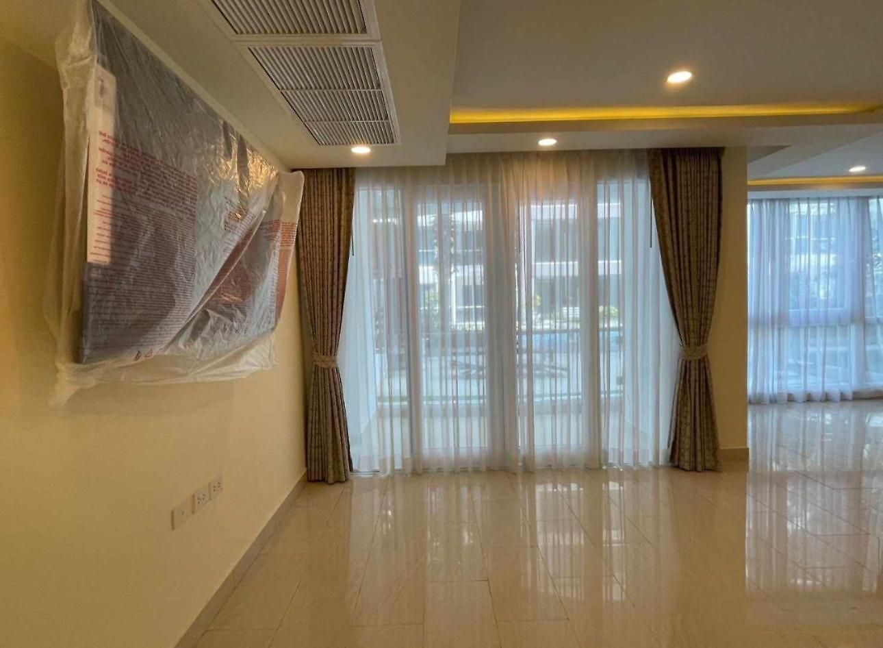 New! Huge - Jacuzzi & Pool Access - Grand Avenue อพาร์ทเม้น Pattaya