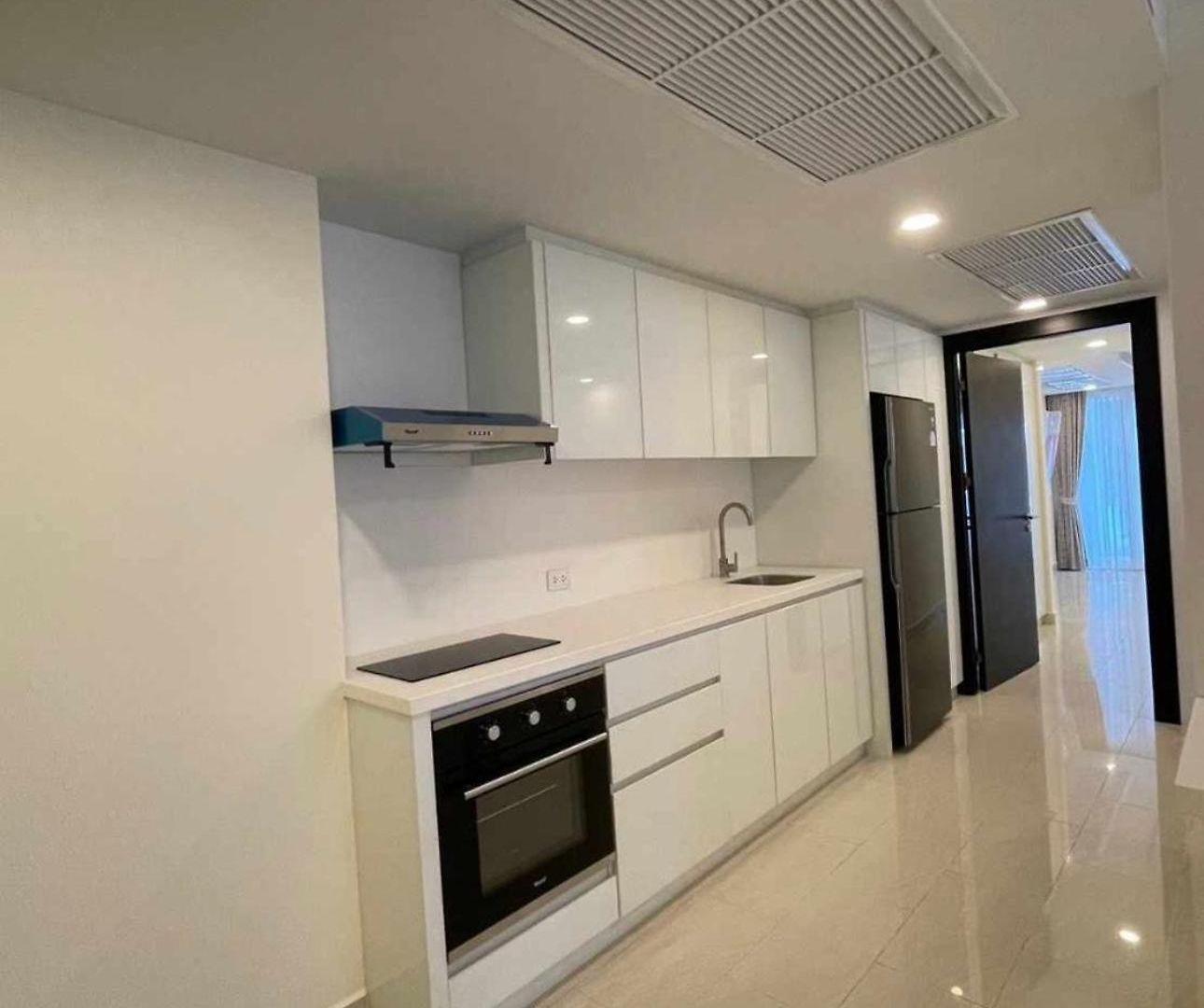 New! Huge - Jacuzzi & Pool Access - Grand Avenue *