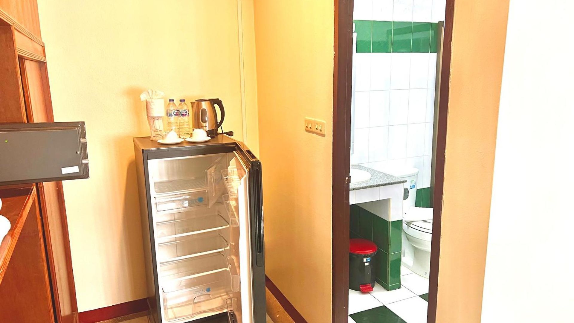 Lewiinski's 3* Pattaya