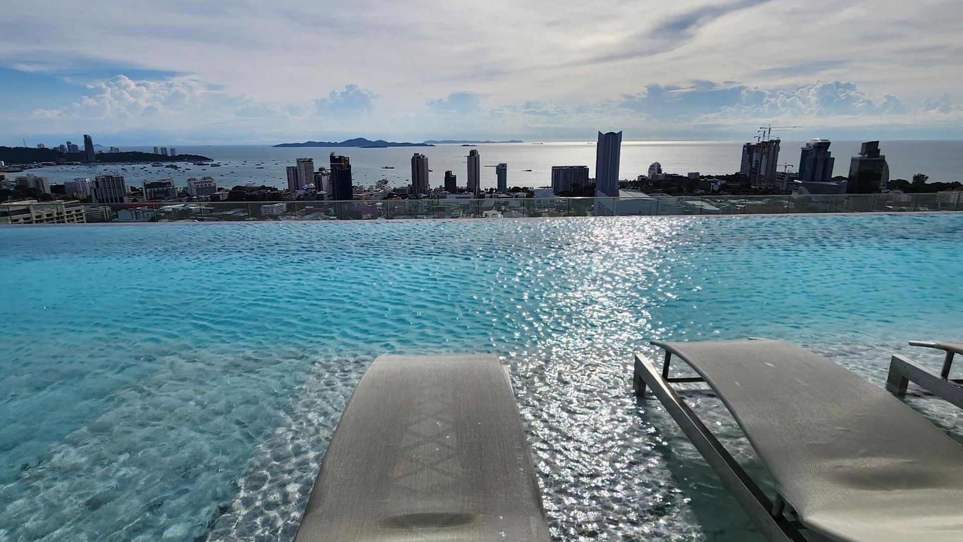 Sea View Near & Night Market