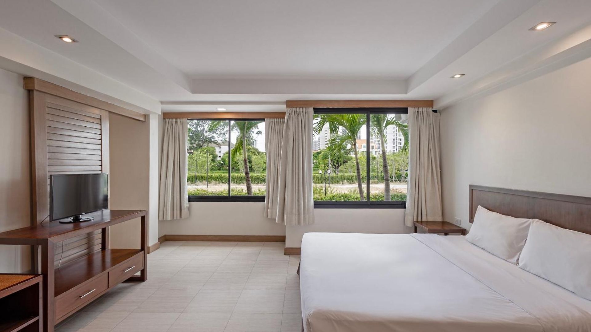 Tropicana รีสอร์ท