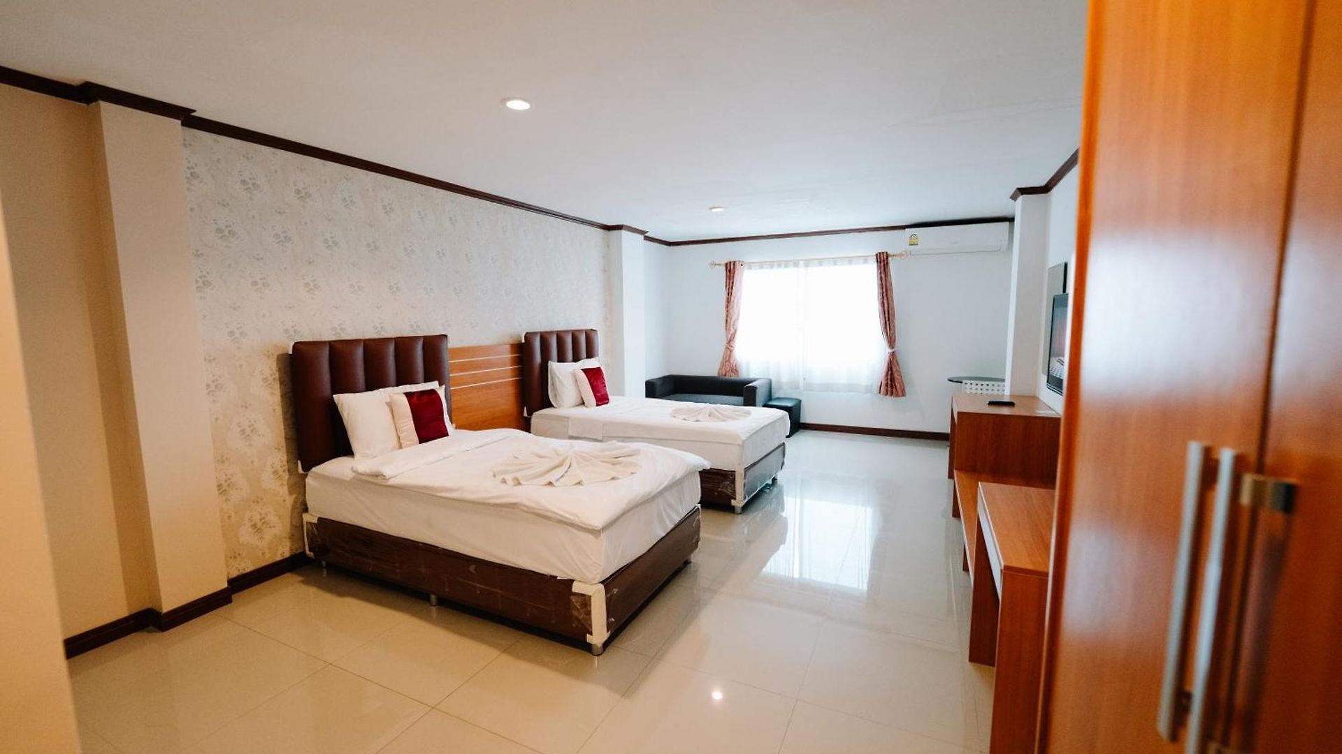 โรงแรม Regenta Residency 3*