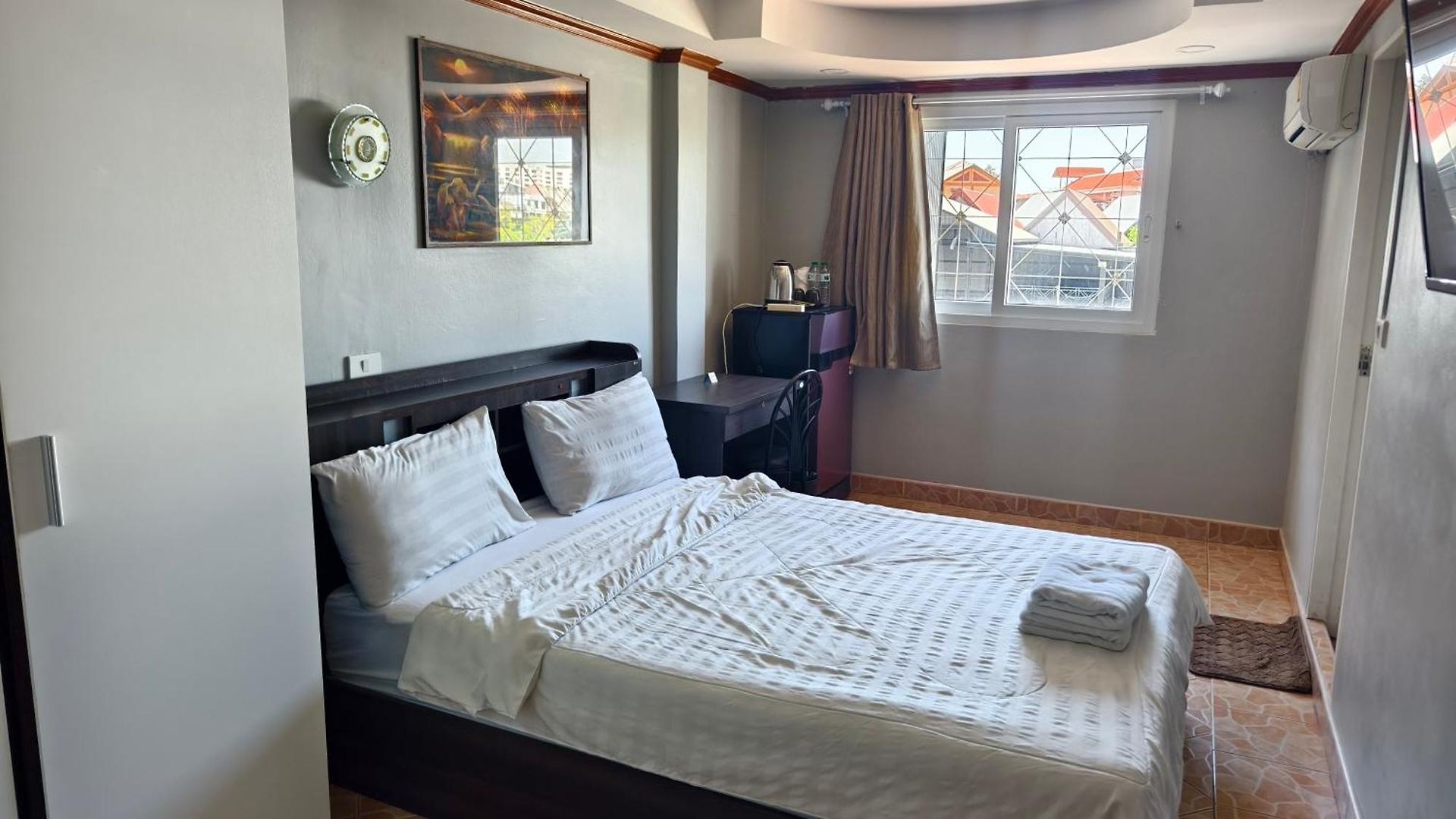 S- One Aparthotel
