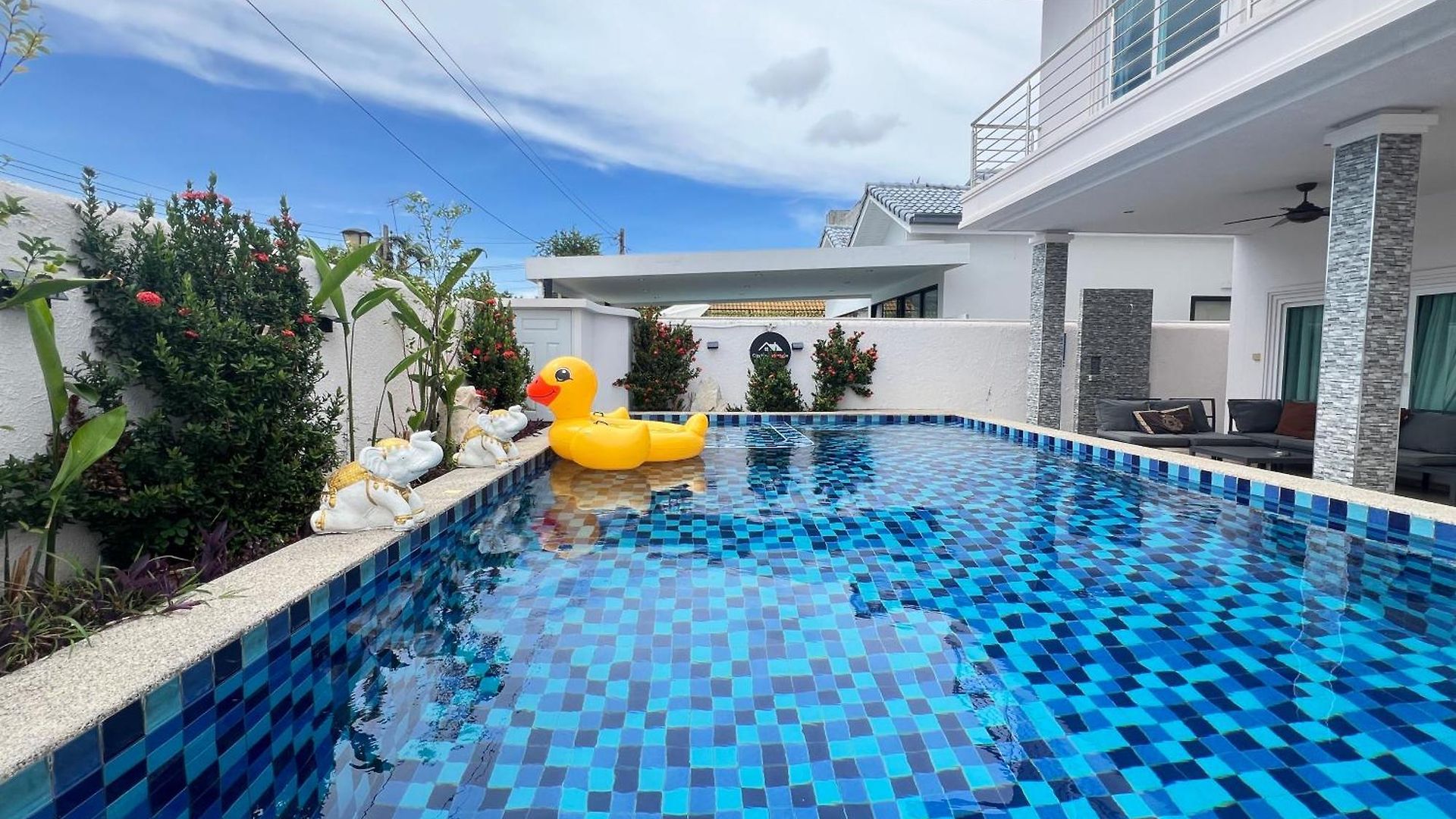 วิลล่า Luxury Villa, 5br 6ba, Private Pool With Jacuzzi Cityhouse54 Pattaya