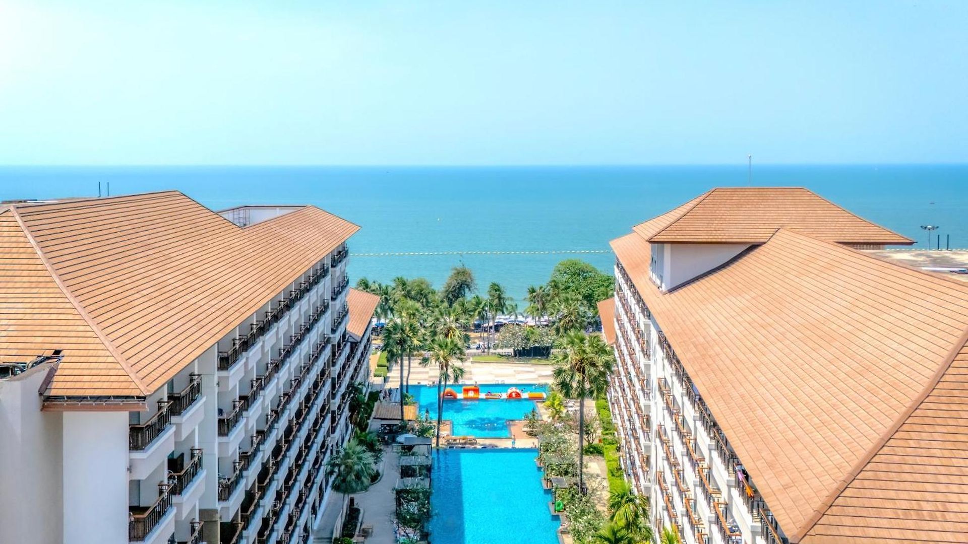 Welcome World Beachfront 4*