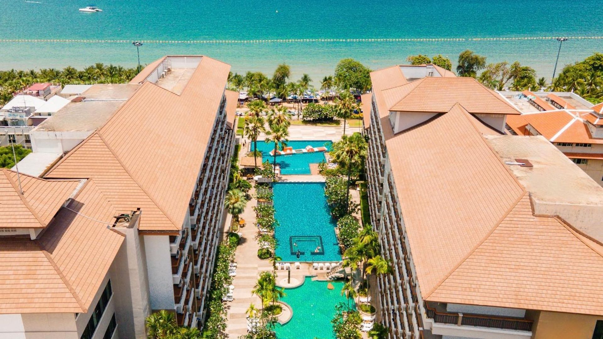 Welcome World Beachfront โรงแรม