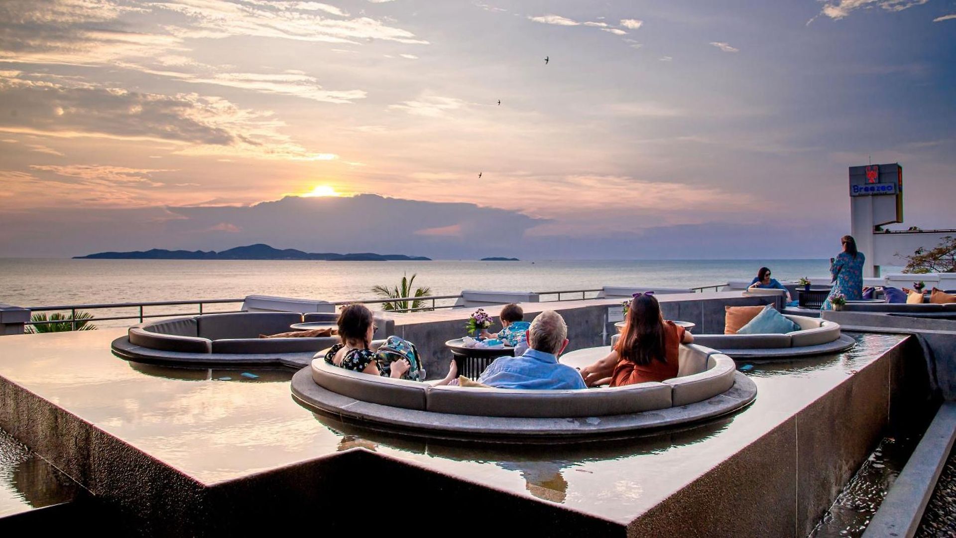 โรงแรม Royal Cliff Terrace 5*