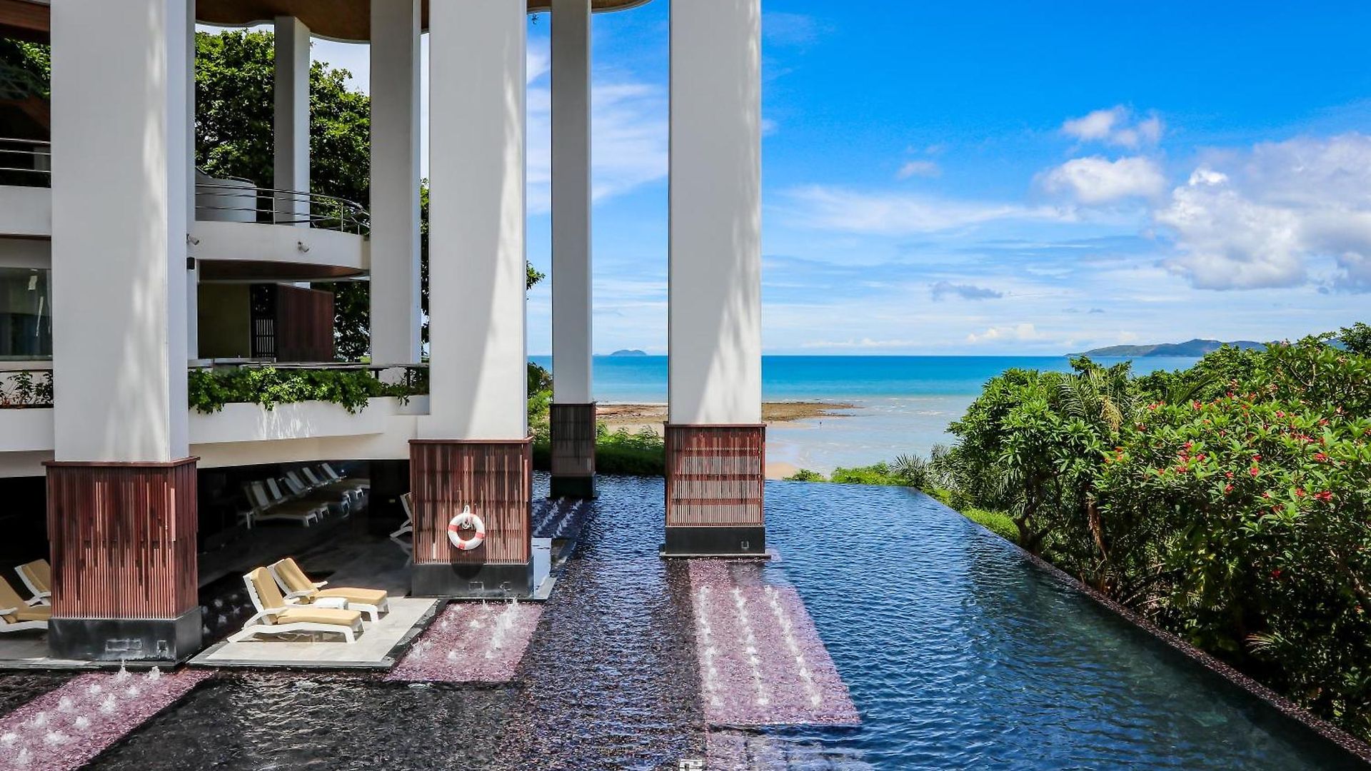 Royal Cliff Grand