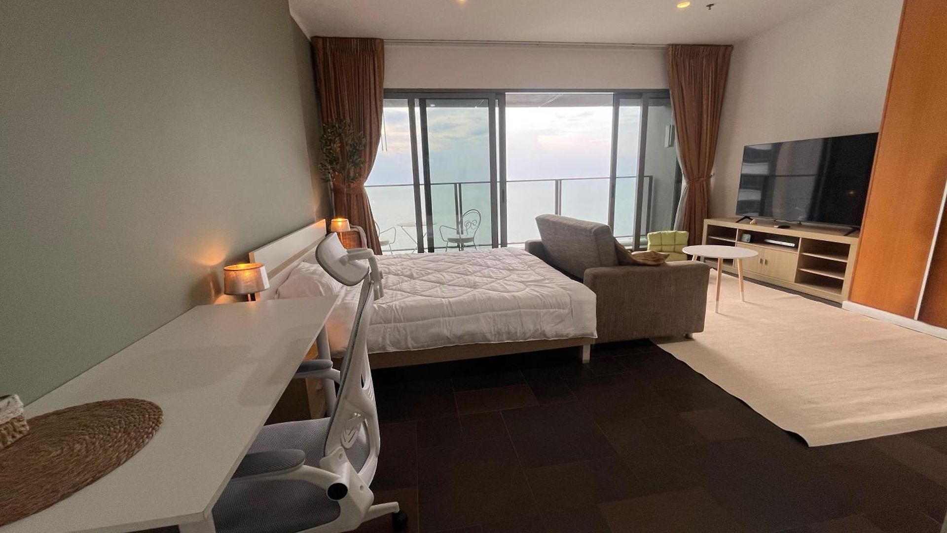 Zen Sky Pattaya-38th Floor, Panoramic Sea View&private อพาร์ทเม้น *
