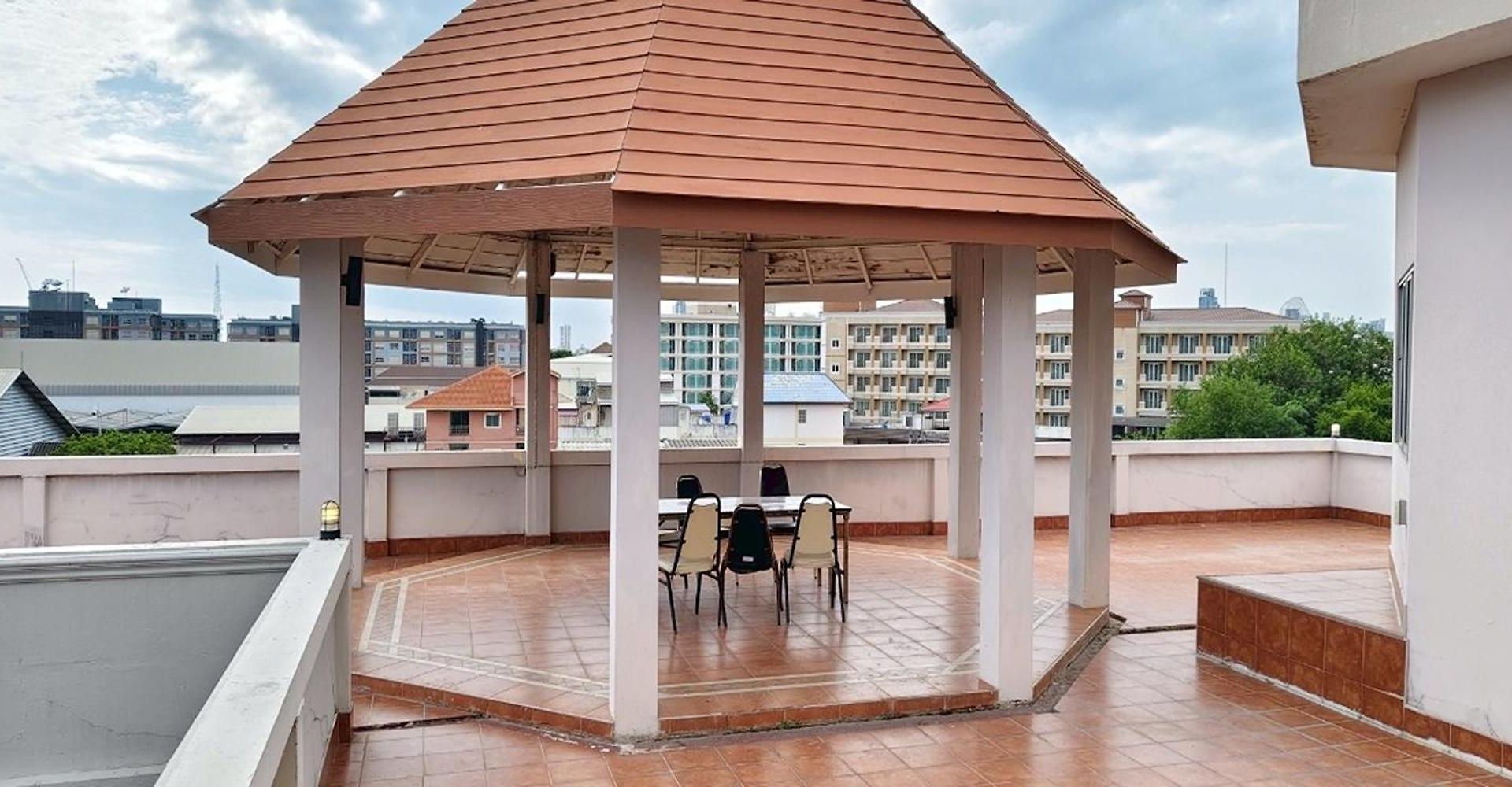 Gazebo 3* Pattaya