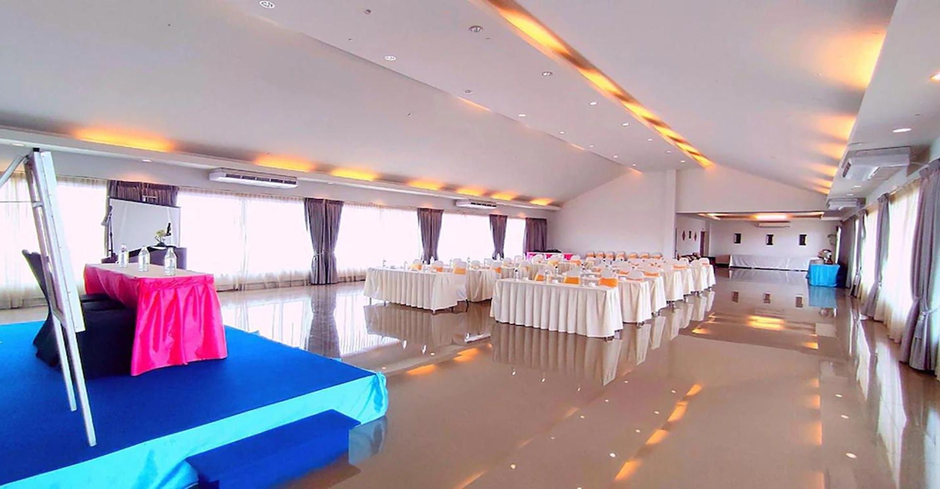 โรงแรม Gazebo 3*