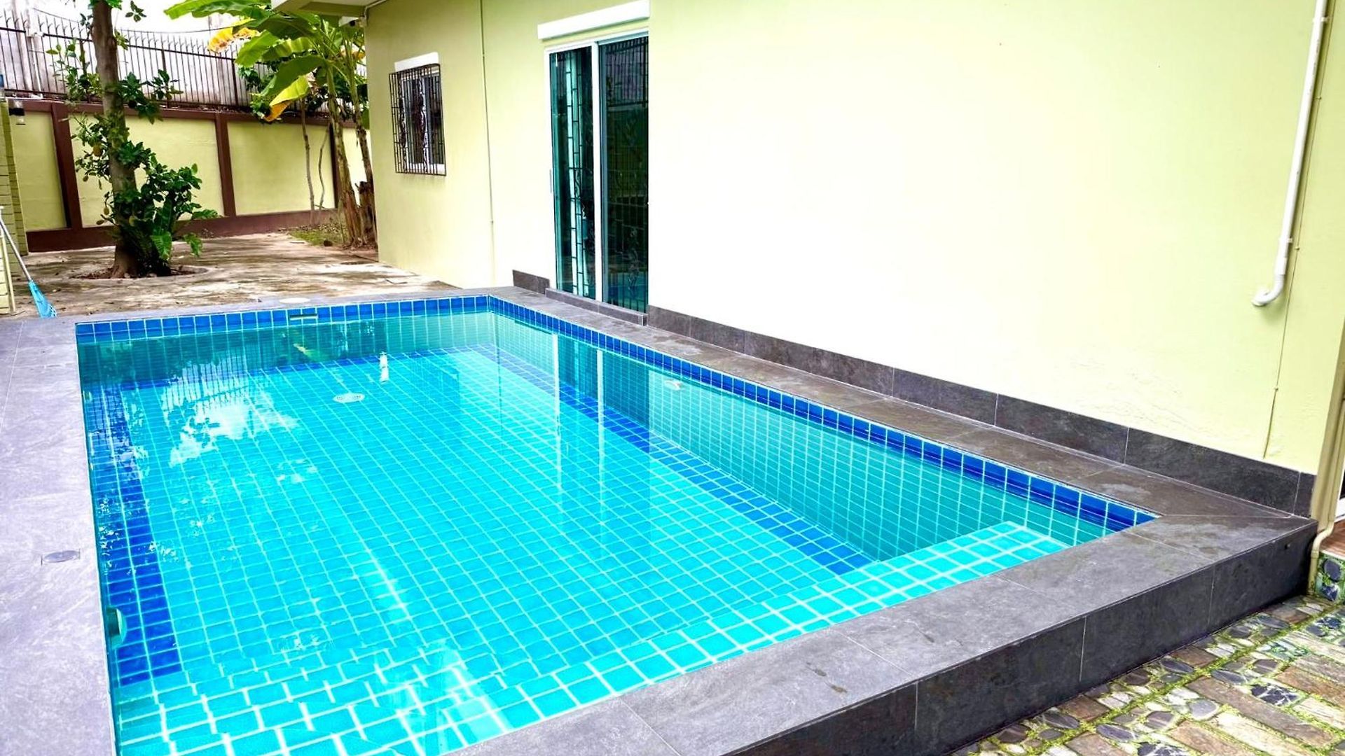 Warisa Happy Pool Near วิลล่า *
