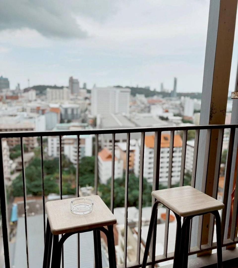 อพาร์ทเม้น The Base In Pattaya